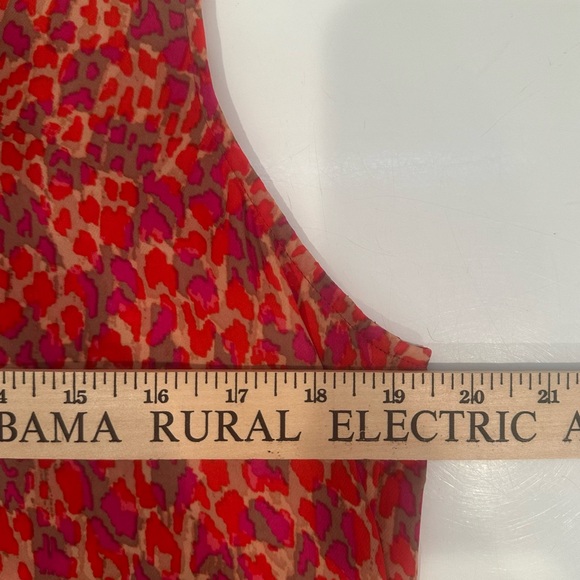 Cabi Heartbreaker Sleeveless Blouse Top Button Front Collared Fall layer Sz M - Picture 3 of 8